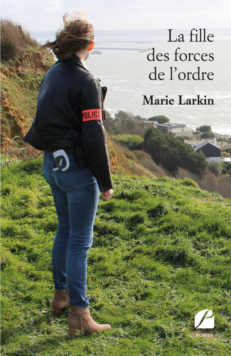 La fille des forces de l’ordre